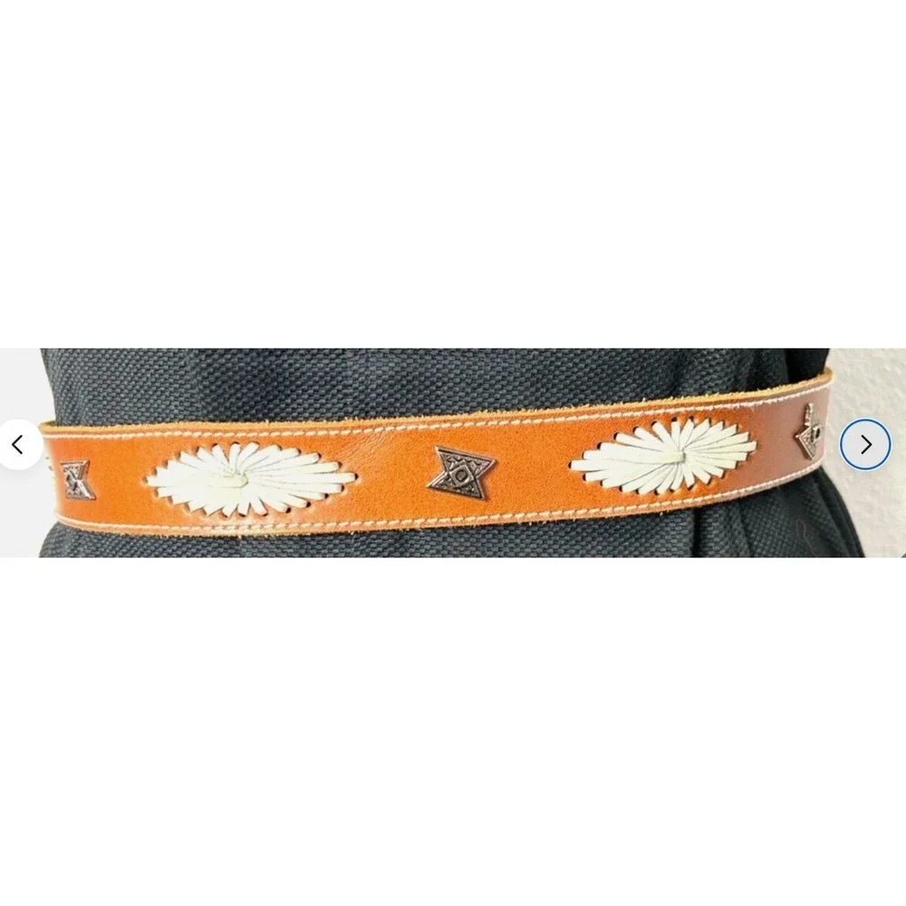 90s Liz Claiborne Leather Belt M Tan Starburst Embroidered Etch Concho Stud NEW